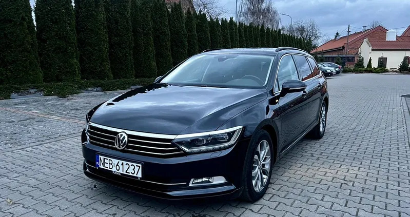 pasłęk Volkswagen Passat cena 50000 przebieg: 210000, rok produkcji 2015 z Pasłęk